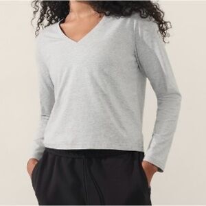 NWT Athleta Essential V-Neck Top Long Sleeve